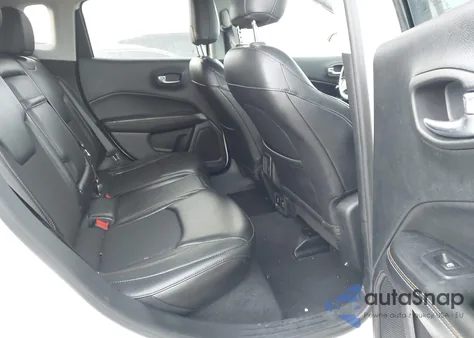 2018 Jeep Compass Latitude 4X4 z USA, uszkodzony, nr VIN 3C4NJDBB9JT470508